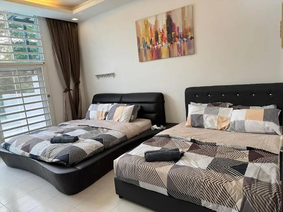 Setia Tropika Serenity: 4Bedroom Landed 12-16Pax Johor Bahru Holiday home