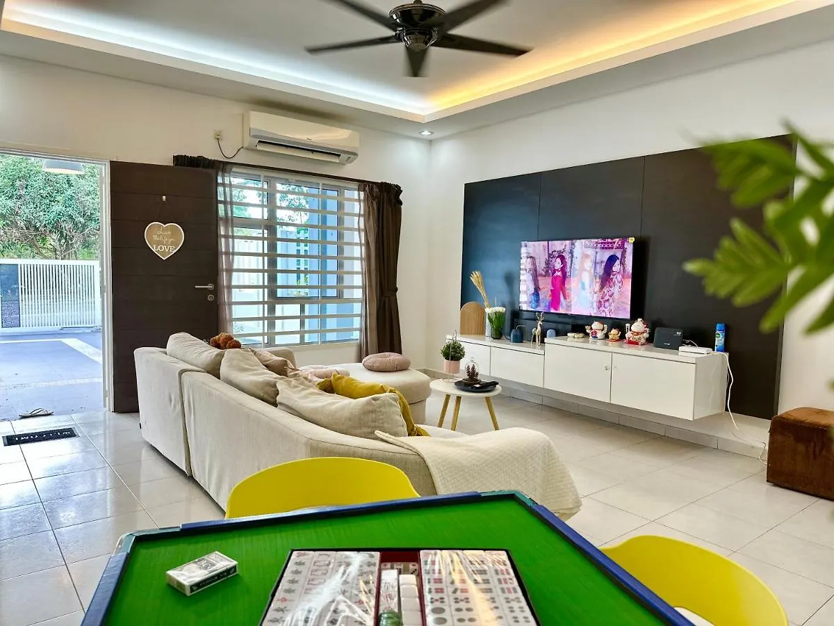 Setia Tropika Serenity: 4Bedroom Landed 12-16Pax Johor Bahru