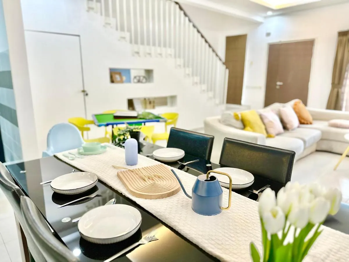 Setia Tropika Serenity: 4Bedroom Landed 12-16Pax Johor Bahru 0*,  Malaysia