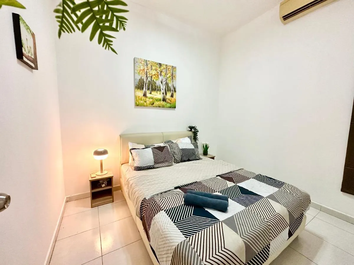 Setia Tropika Serenity: 4Bedroom Landed 12-16Pax Johor Bahru Malaysia